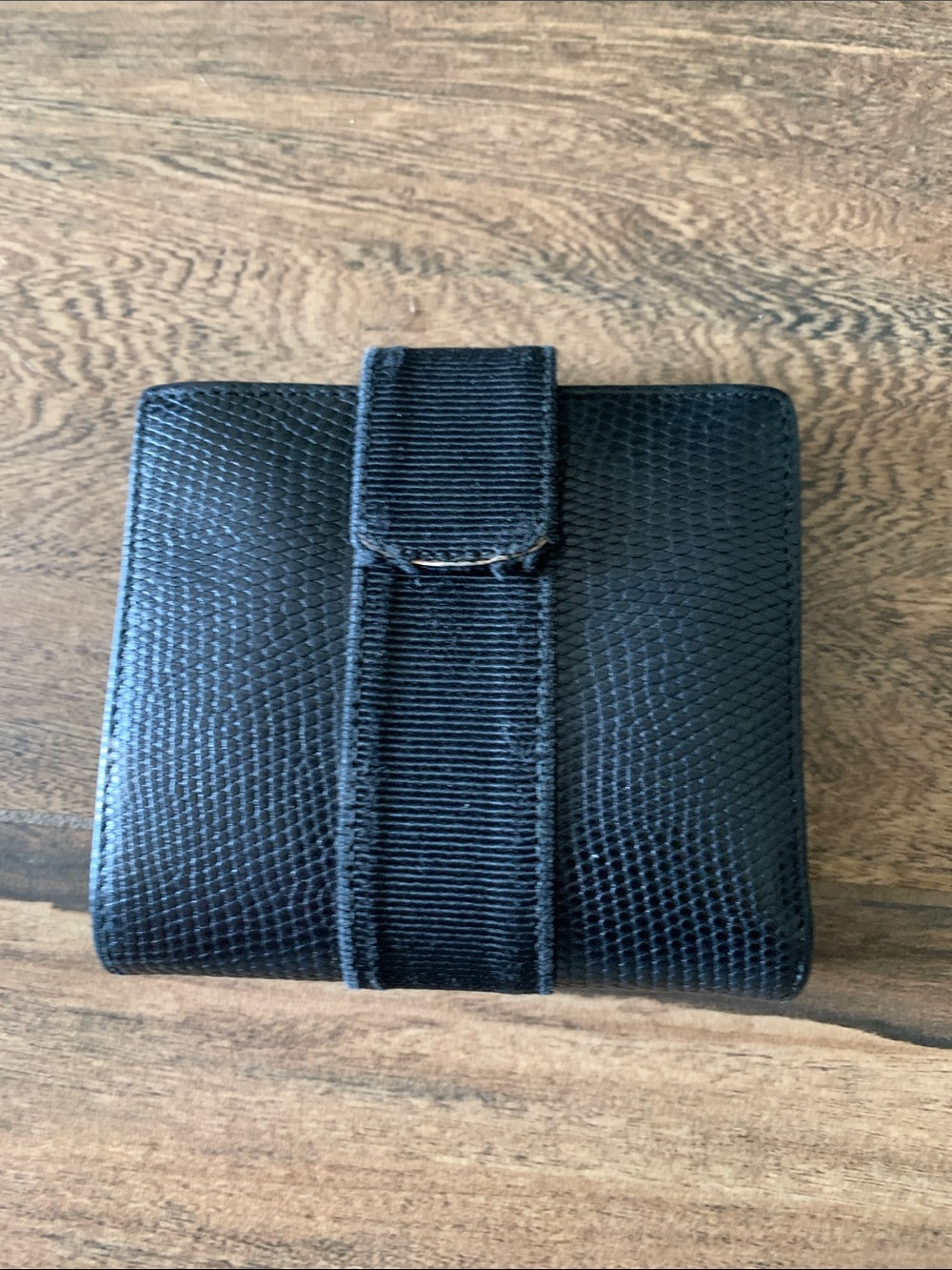 Salvatore Ferragamo Black Lizard Leather Silver Hardware Bifold Compact Wallet - Picture 3 of 10